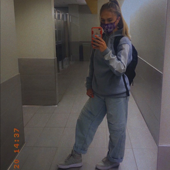 Meet your Posher, Abbey - Picture 2 of 3